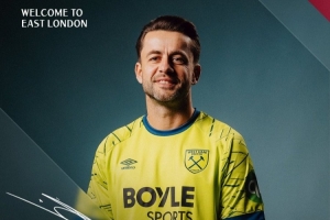 回归！官方：西汉姆与40岁门将法比安斯基签下至本赛季结束的合同