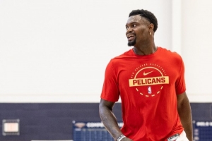 瘦虎！鹈鹕官方发布锡安最新训练照 瘦了不止一圈&状态很好