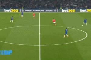 特殊的一个！切尔西球迷起立鼓掌致敬穆帅，穆里尼奥挥手回应