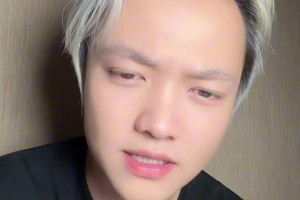 球迷：骂韦世豪老婆的人该遭天谴，真该死