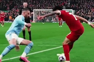 在拜仁有这表现就超值了！此前迪亚斯1v2戏耍罗德里和沃克！