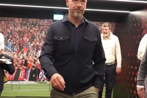 回击！滕哈赫：如此解雇史无前例，信任我的俱乐部都成功了