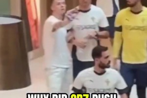 马卡报：C罗推开想合影的球迷，发生了什么？