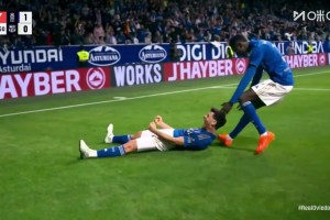 太离谱了！巴萨门将加西亚超巨失误送礼！雷纳吊射攻破巴萨城门！