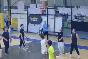 史上唯一的完美乌龙帽子戏法，新西兰女足往自家门里连进三球🤣